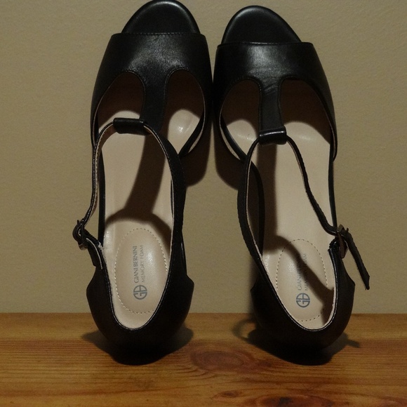 Giani Bernini Womens Claraa T-Strap Dress Sandals - Picture 8 of 8